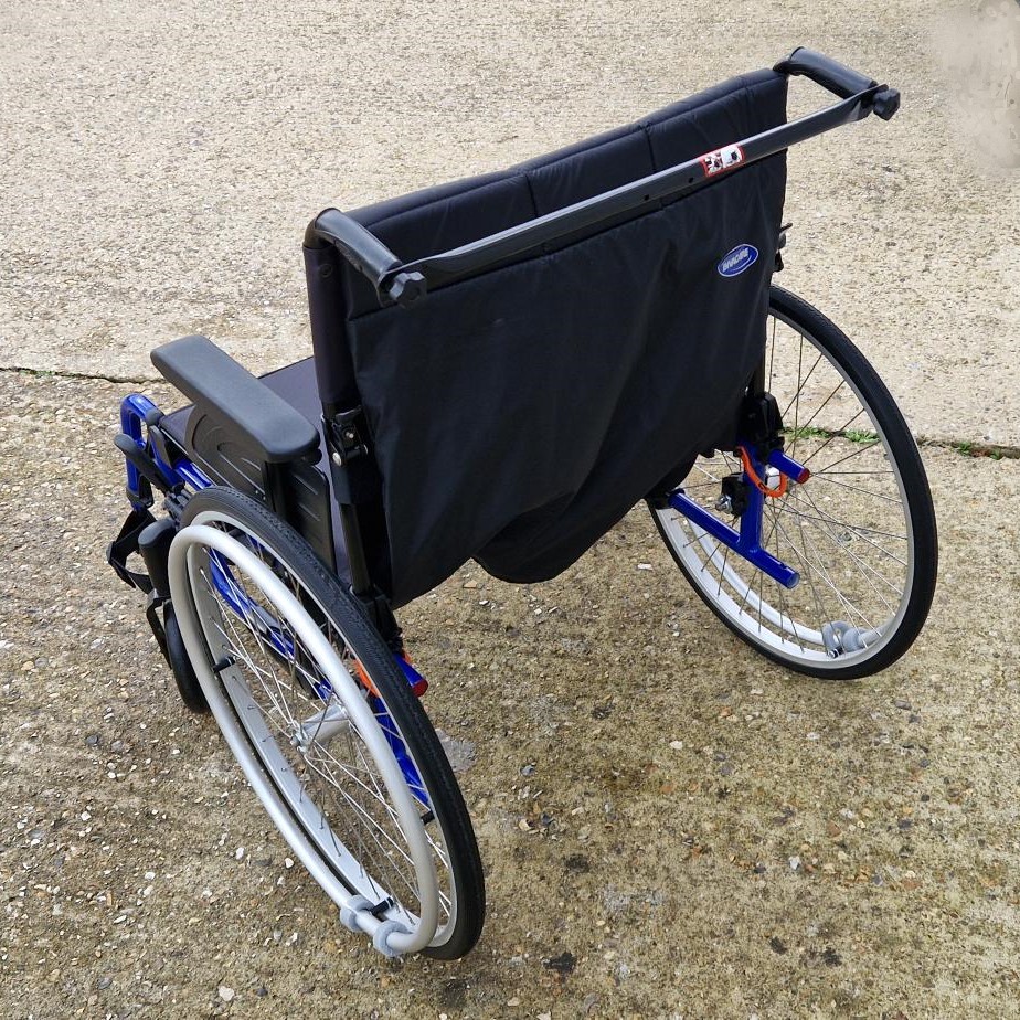 Bariatric wheelchair back